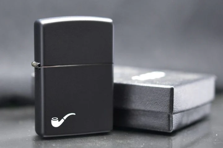 Classic Black Zippo Lighter - Image 2